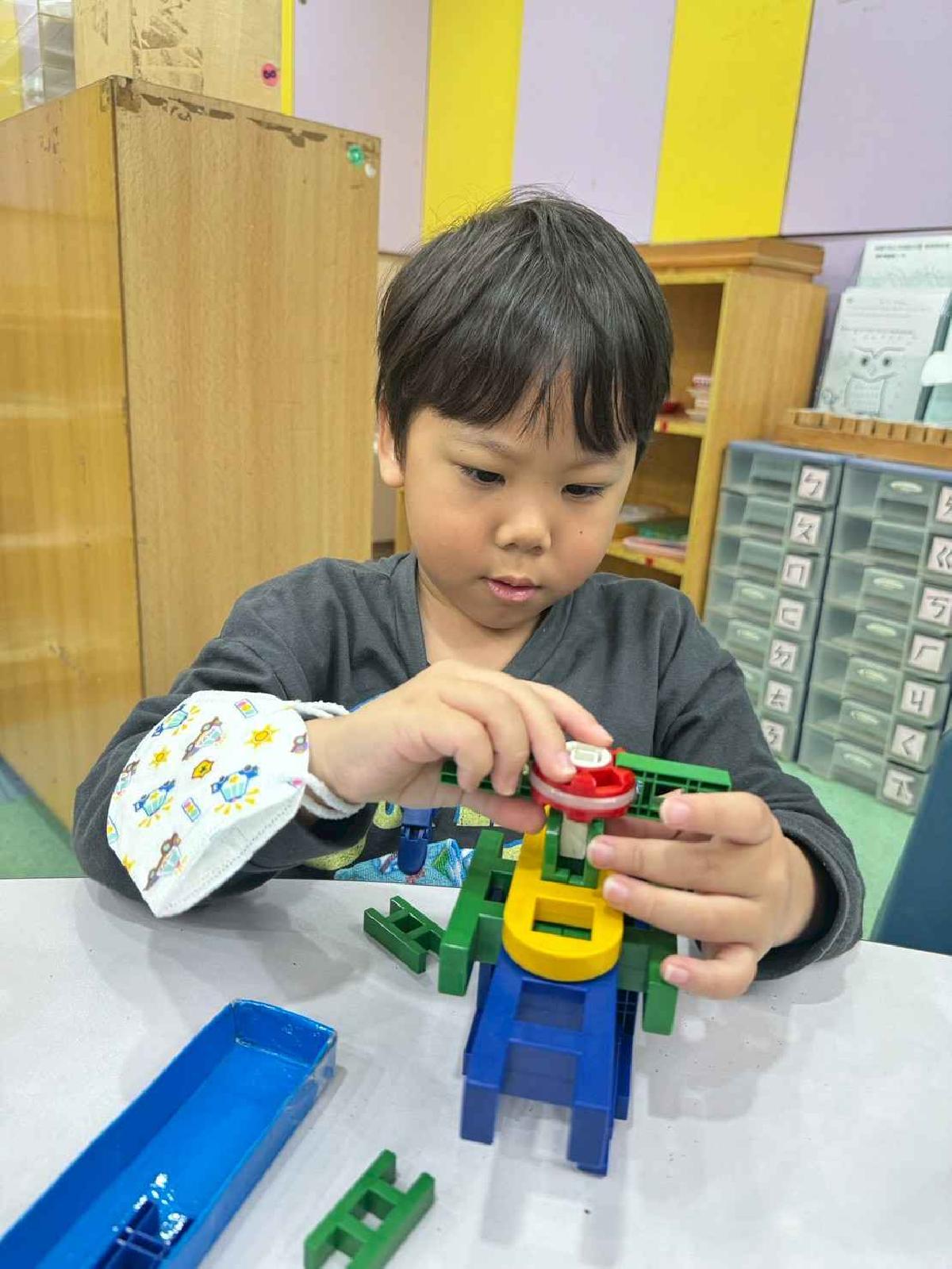 line_album_1215-19才藝_251224_92