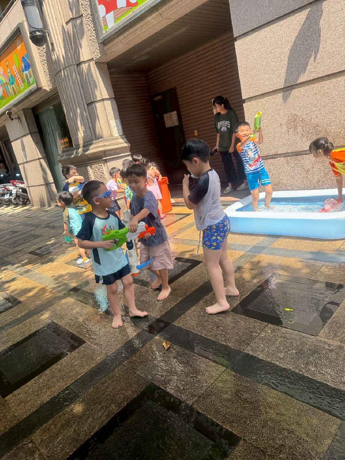 line_album_1150709玩水_260709_8