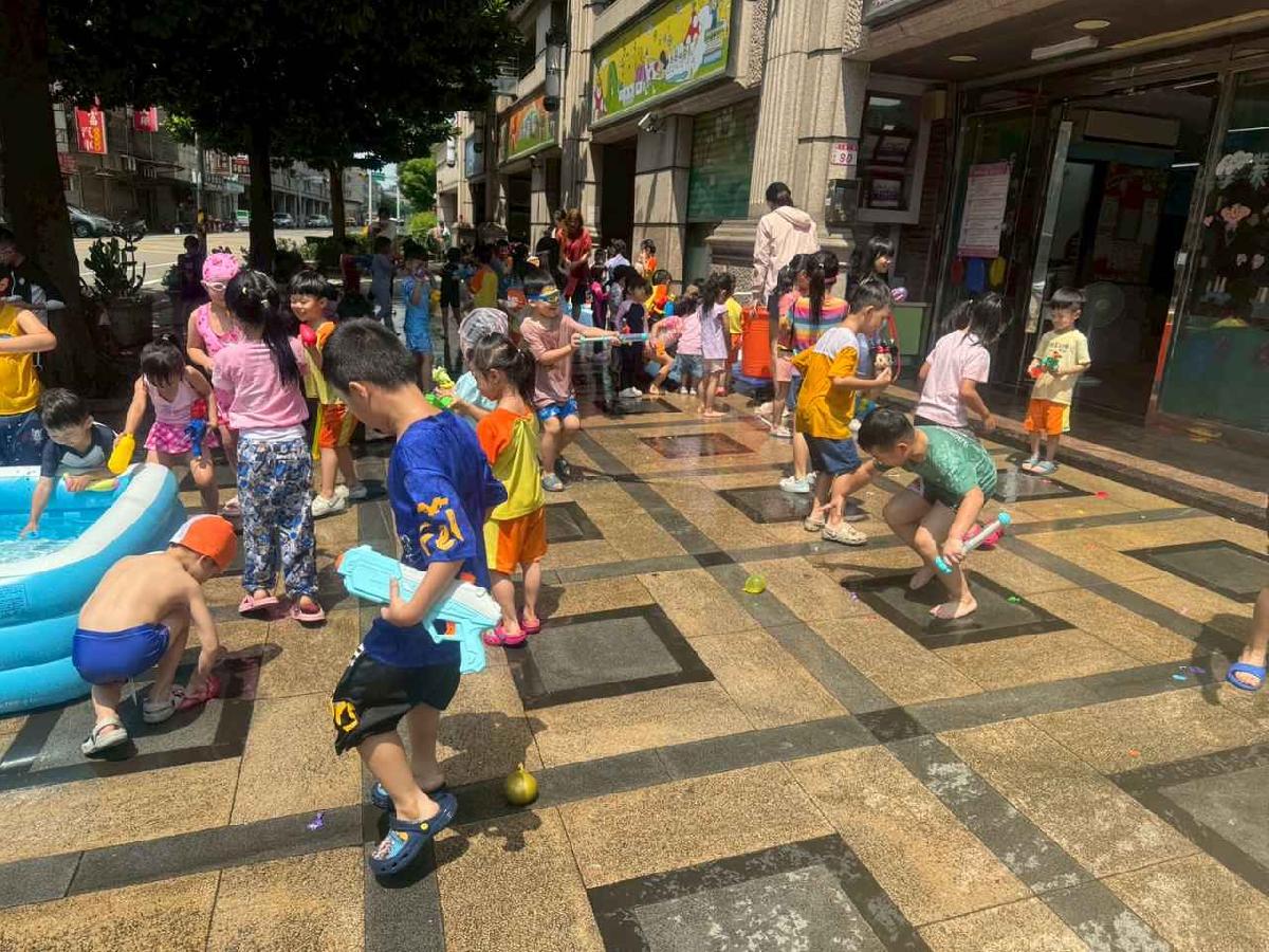 line_album_1150709玩水_260709_23