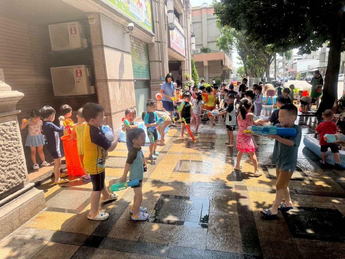 line_album_1150709玩水_260709_40