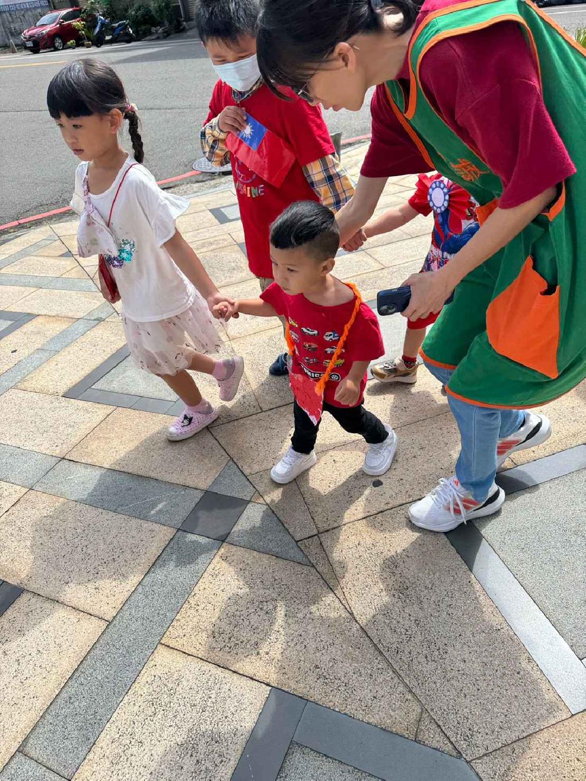 line_album_1151008雙十遊行_261008_12
