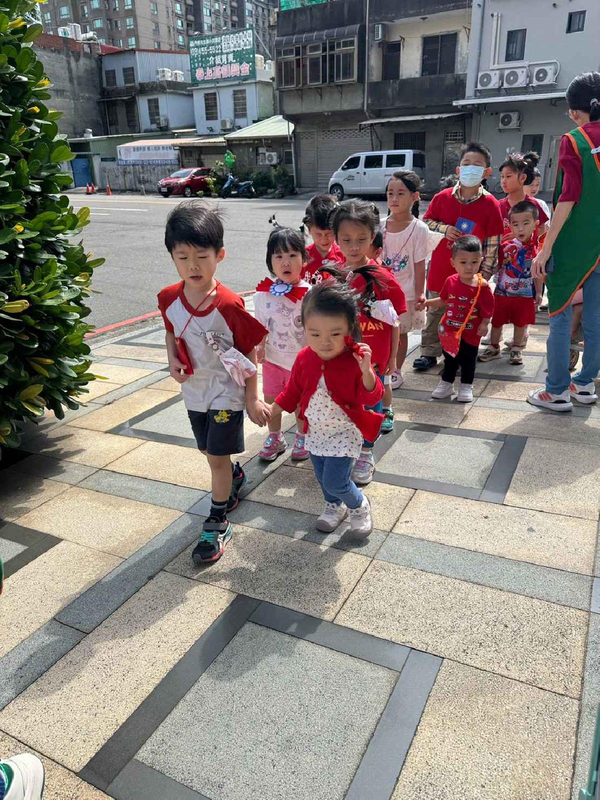 line_album_1151008雙十遊行_261008_15