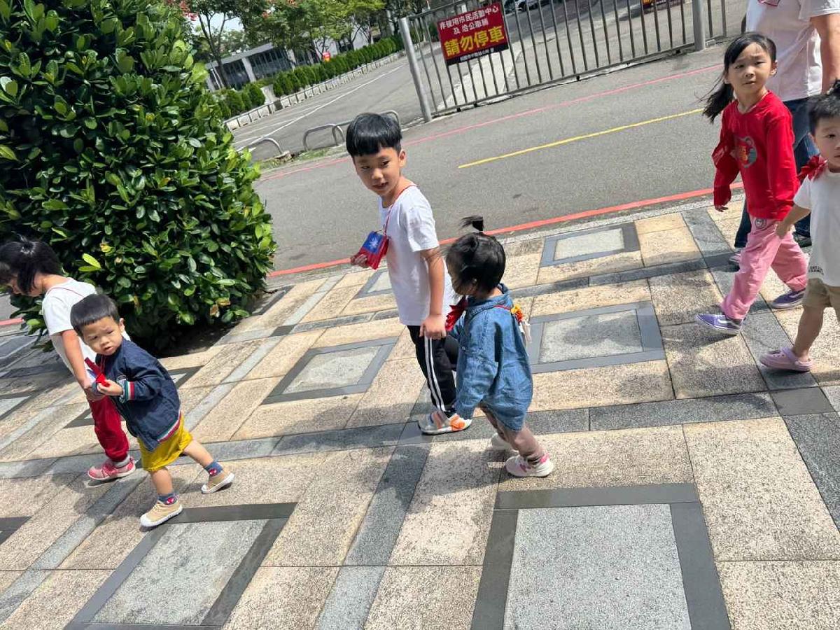 line_album_1151008雙十遊行_261008_17