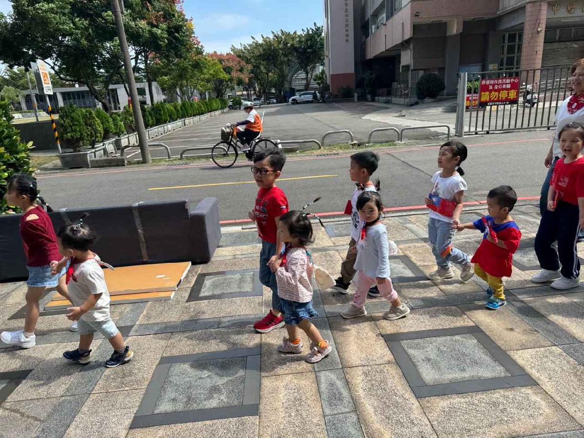 line_album_1151008雙十遊行_261008_19