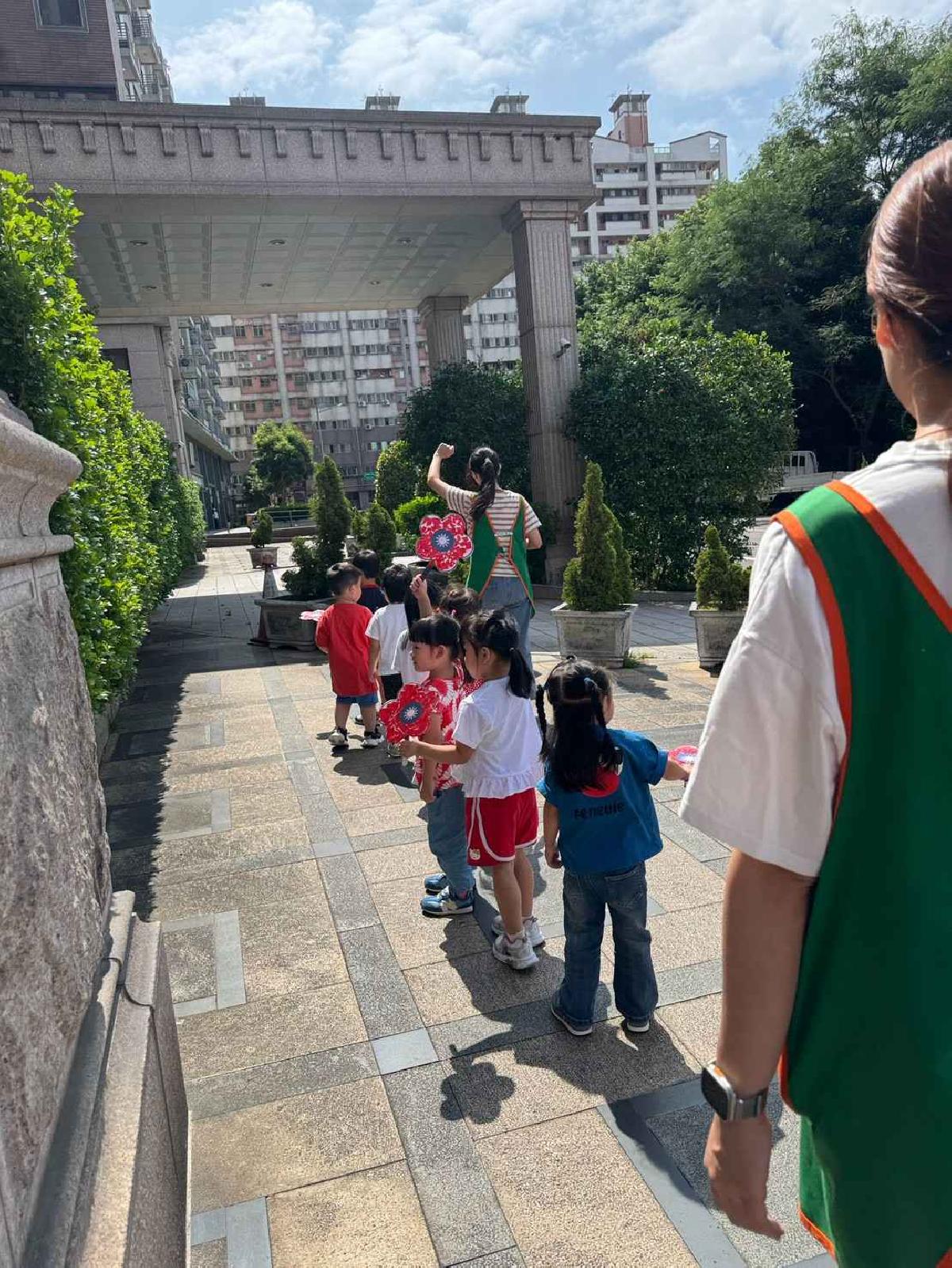 line_album_1151008雙十遊行_261008_43