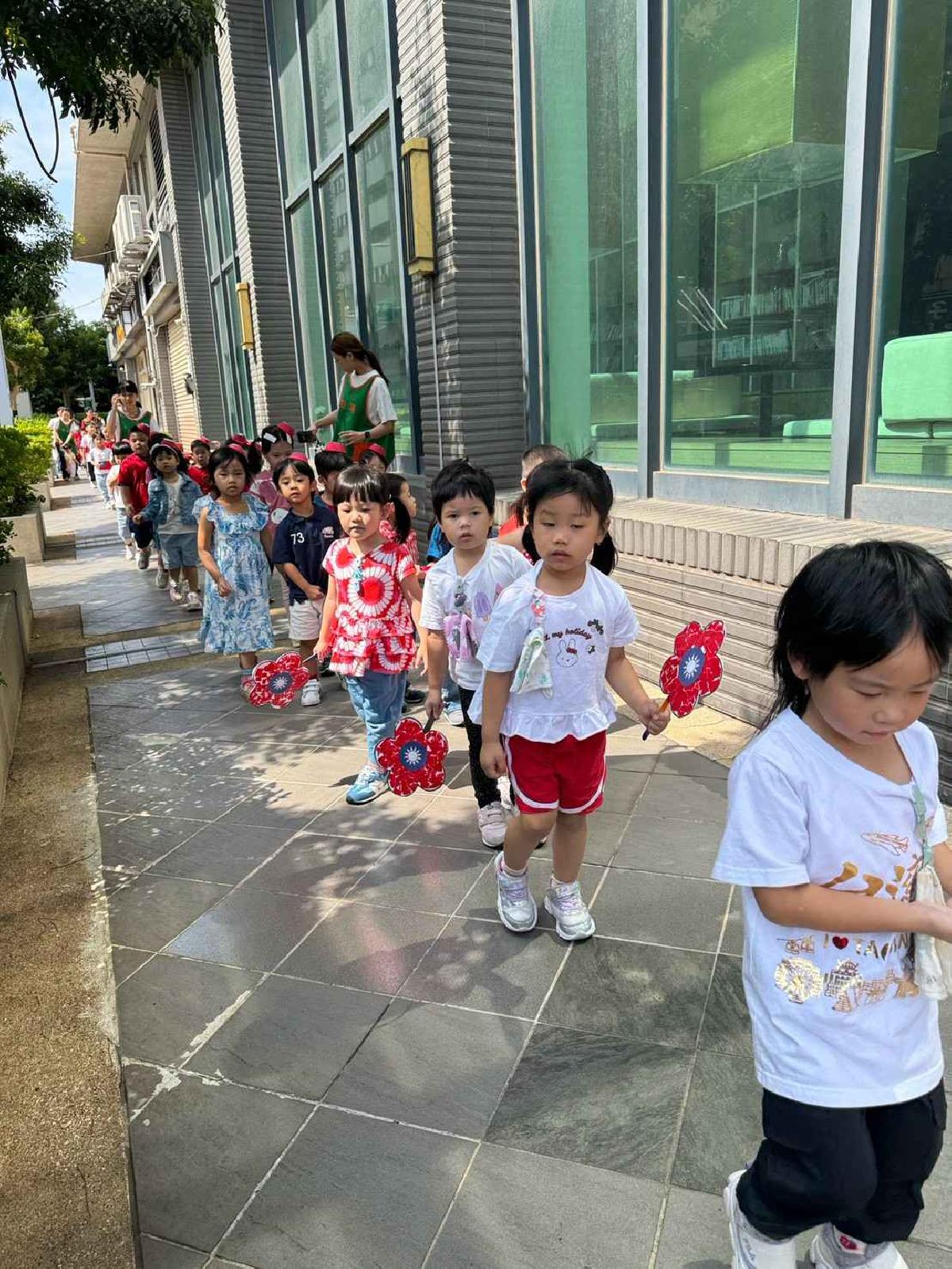 line_album_1151008雙十遊行_261008_56