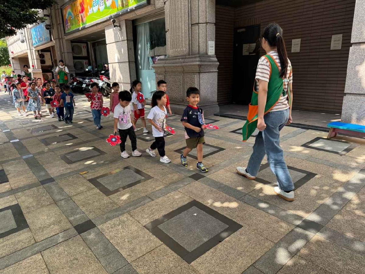 line_album_1151008雙十遊行_261008_68