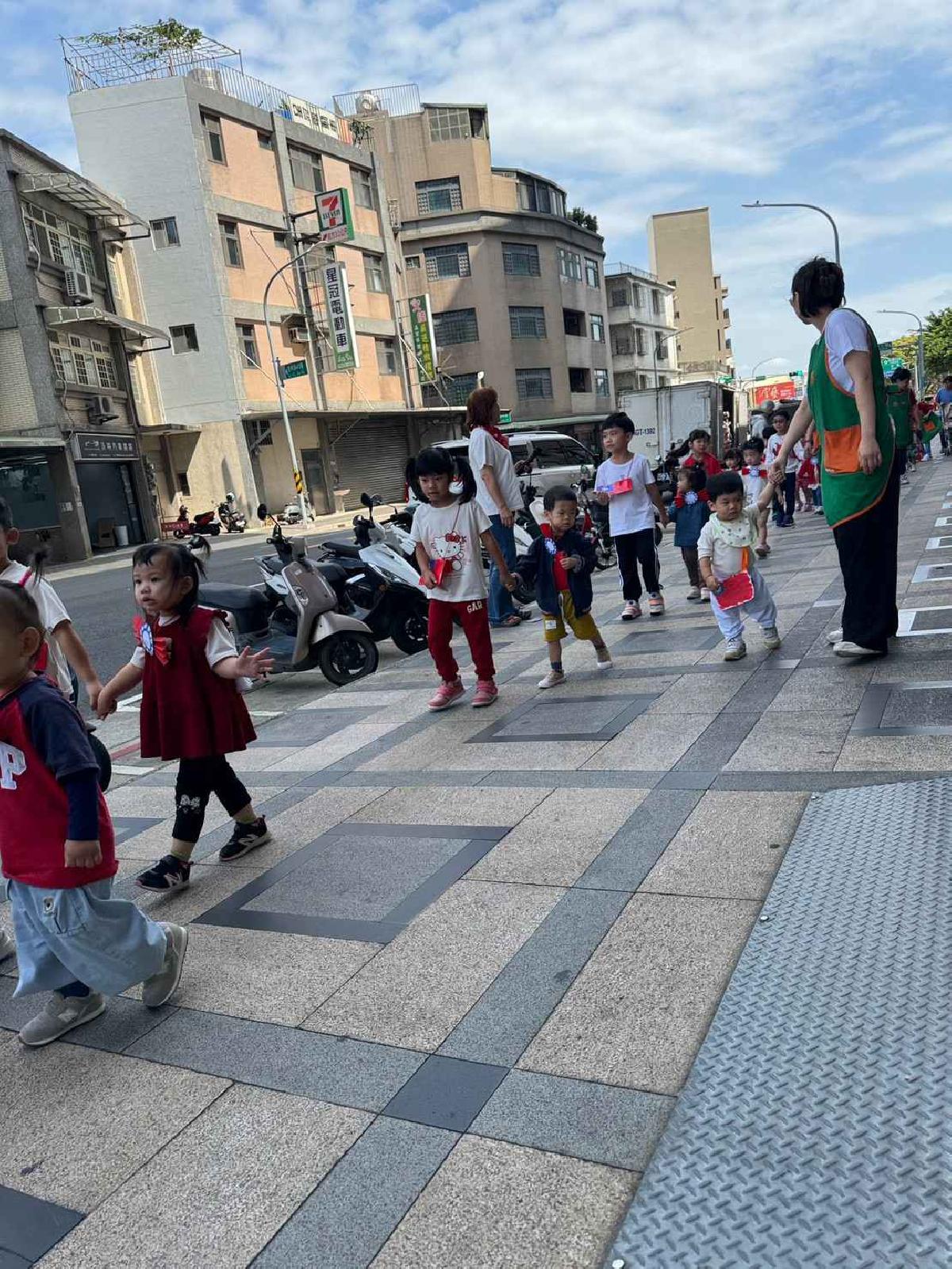 line_album_1151008雙十遊行_261021_29