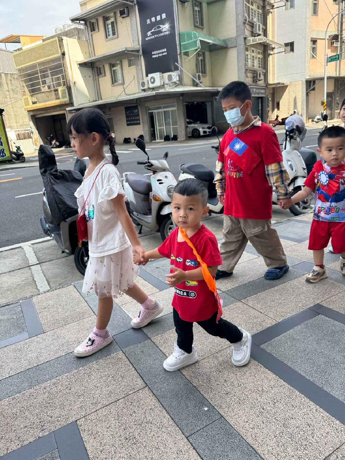 line_album_1151008雙十遊行_261021_36