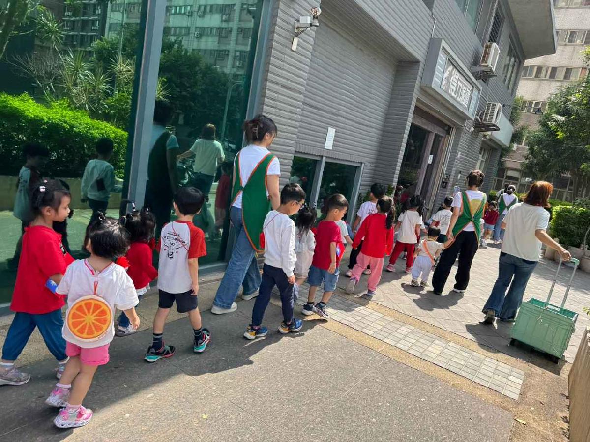 line_album_1151008雙十遊行_261021_52